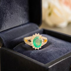 3.05 Cts Round Brilliant F/VS1 Diamonds Emerald Cocktail Ring In 18K Yellow Gold