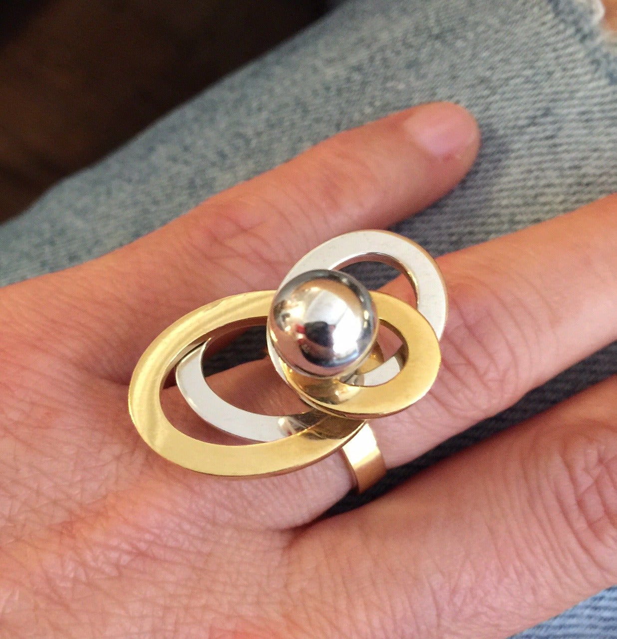 Elizabeth Taylor's Cartier Gold Spinning Ring at 1stDibs | cartier spinner  ring, cartier spinning ring, cartier fidget spinner