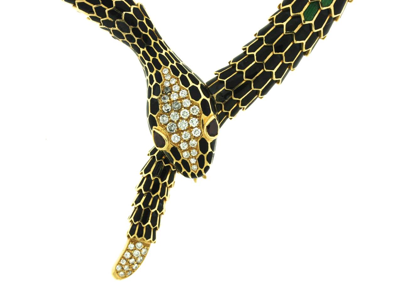 Illario Italy Enamel Diamond Gold Serpent Necklace In Excellent Condition In New York, NY