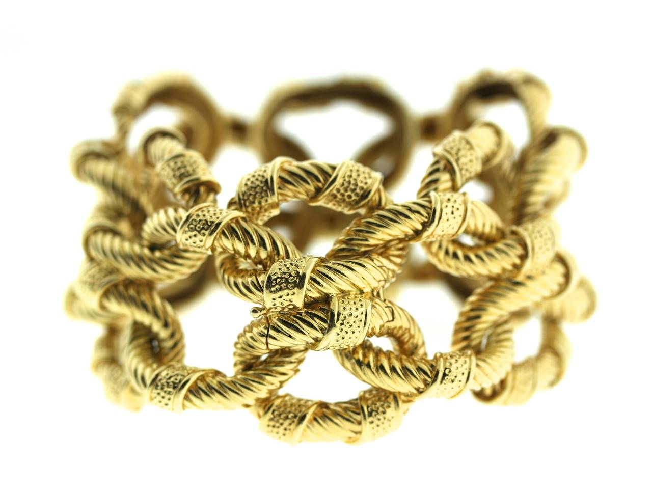 Van Cleef & Arpels Textured Gold Link Bracelet 2