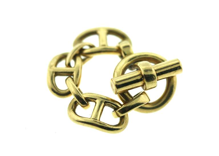 A classic and timeless nautical design from Hermes, this Chain D'ancre ring is make from solid 18k gold. It is a wonderful ring for everyday wear that is both stylish and comfortable. Signed Hermes. Size 6.5