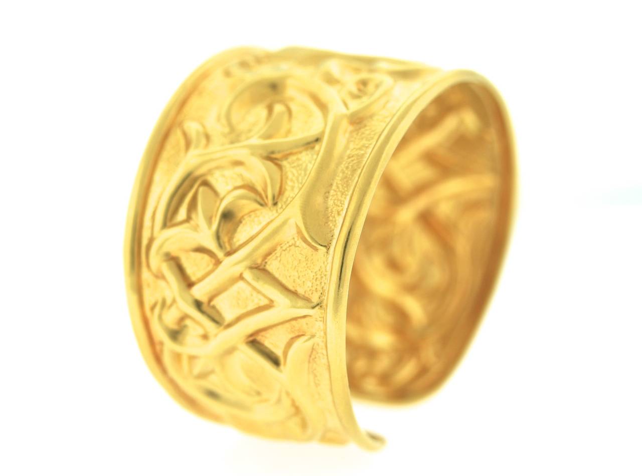 Lalaounis Gold Repousse Cuff In Excellent Condition In New York, NY