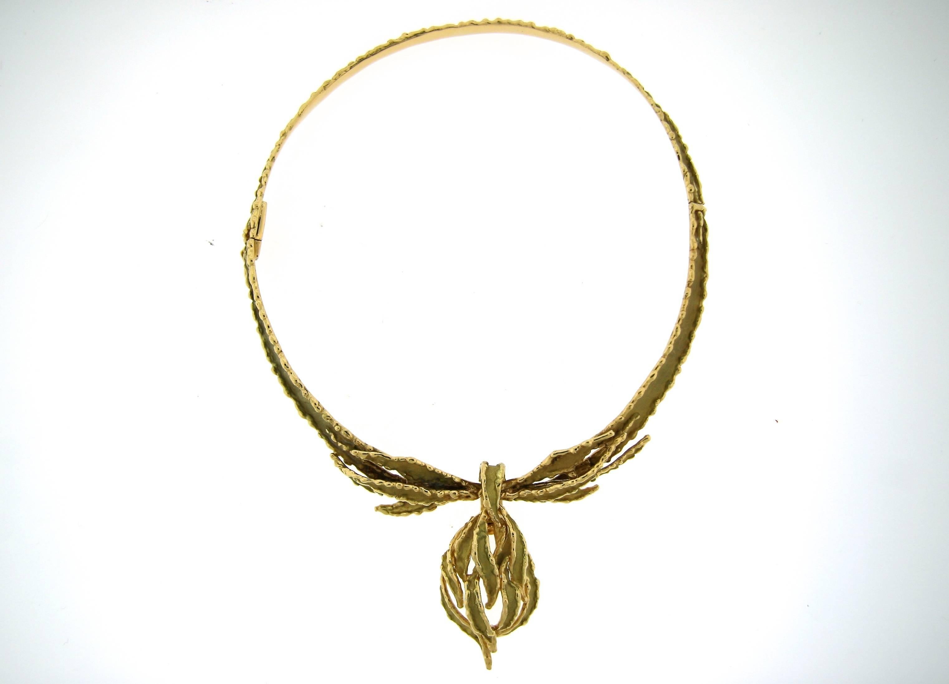 Women's 1970s Mauboussin Paris Gold Choker Necklace For Sale