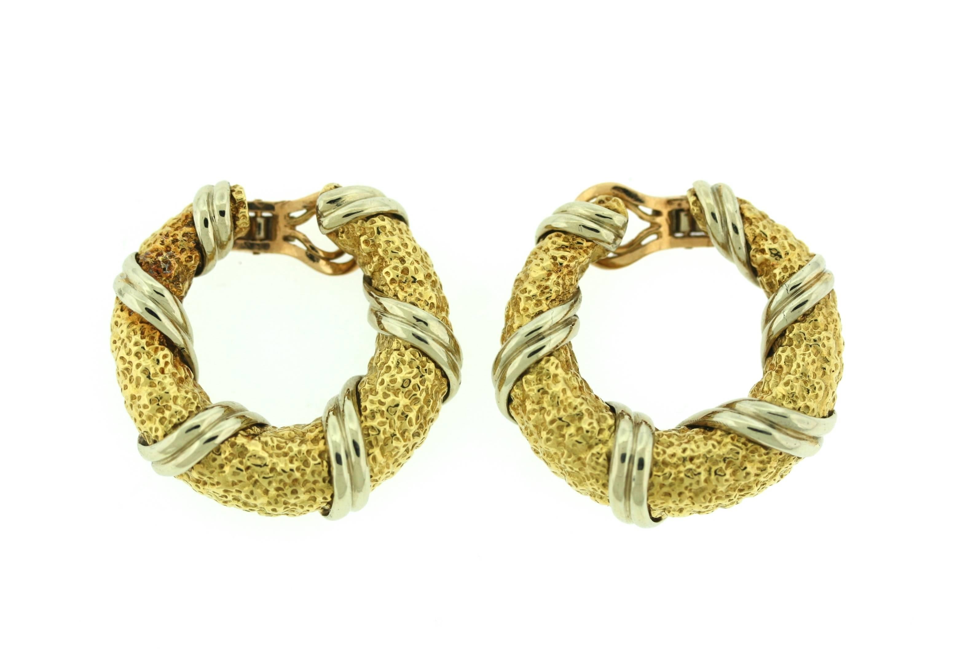 Van Cleef & Arpels Gold Hoop Earrings In Excellent Condition For Sale In New York, NY
