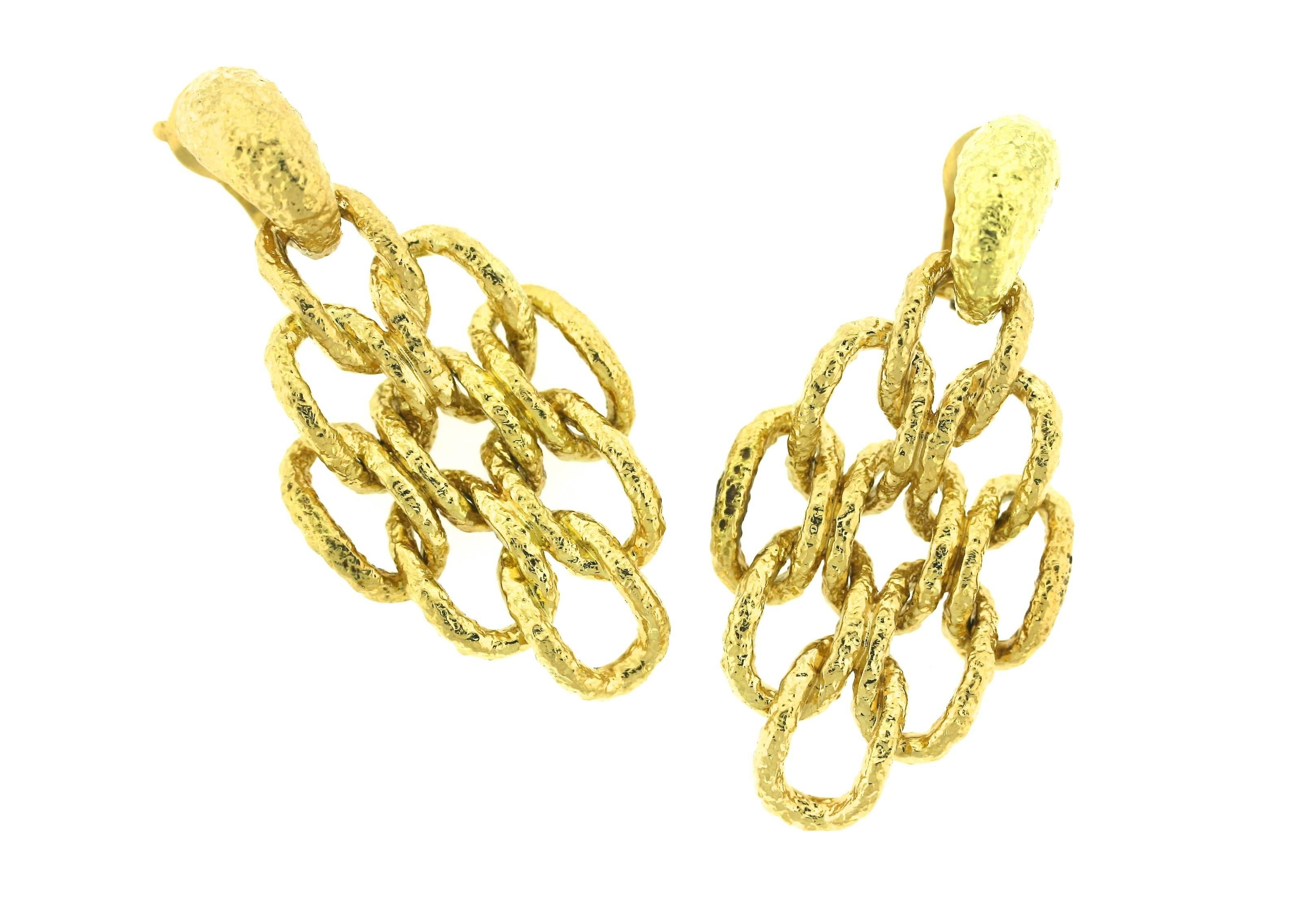 Women's or Men's Van Cleef & Arpels Gold Earrings