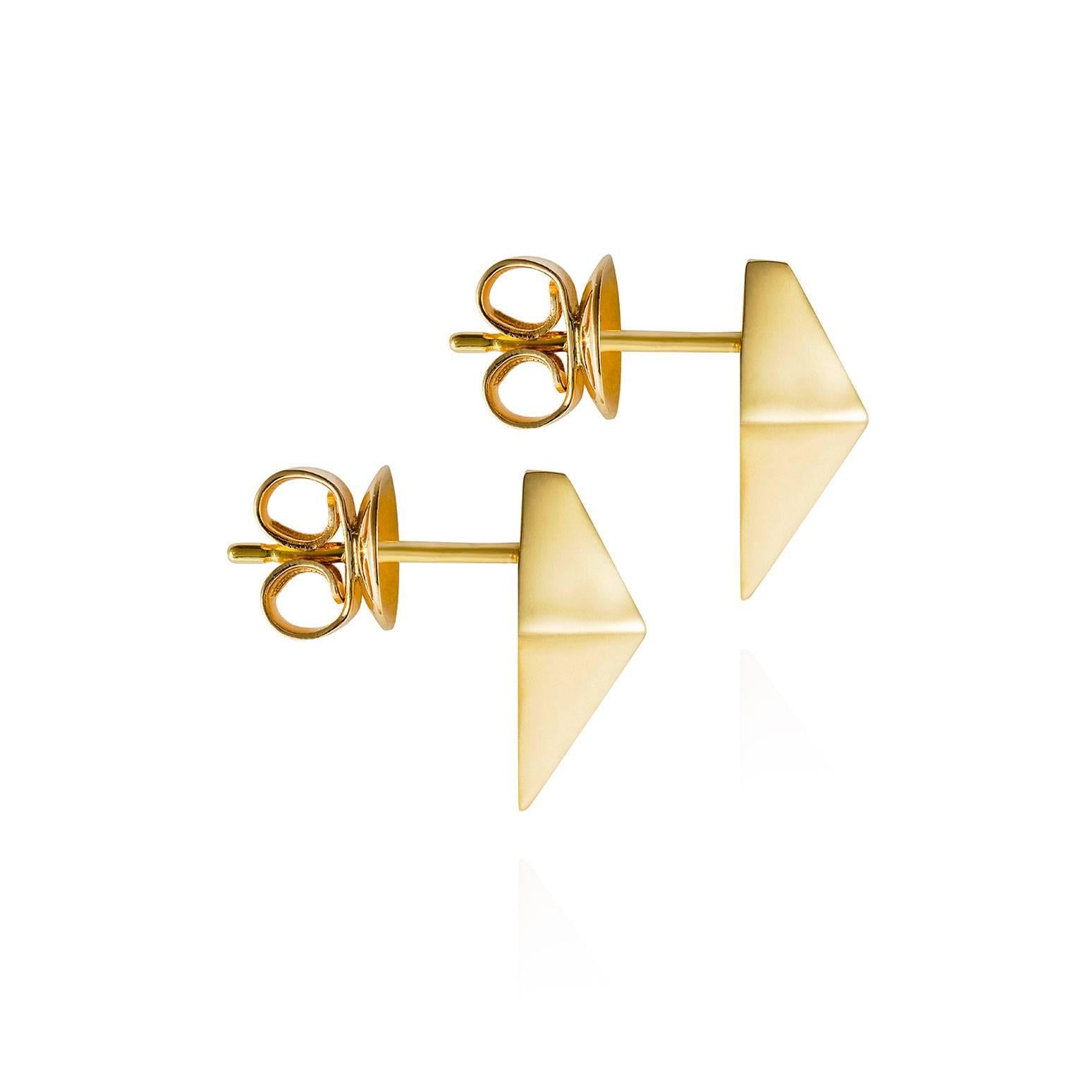 Defined by their clean edges these geometric thorn pyramid stud earrings are perfect for every day. 
Wear them with anything from a little black dress to more casual outfits.

Crafted in solid 18k yellow gold they come in a highly polished finish