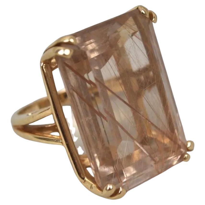 Großer Cocktailring aus 14 Karat Gelbgold mit netzförmigem Quarz
