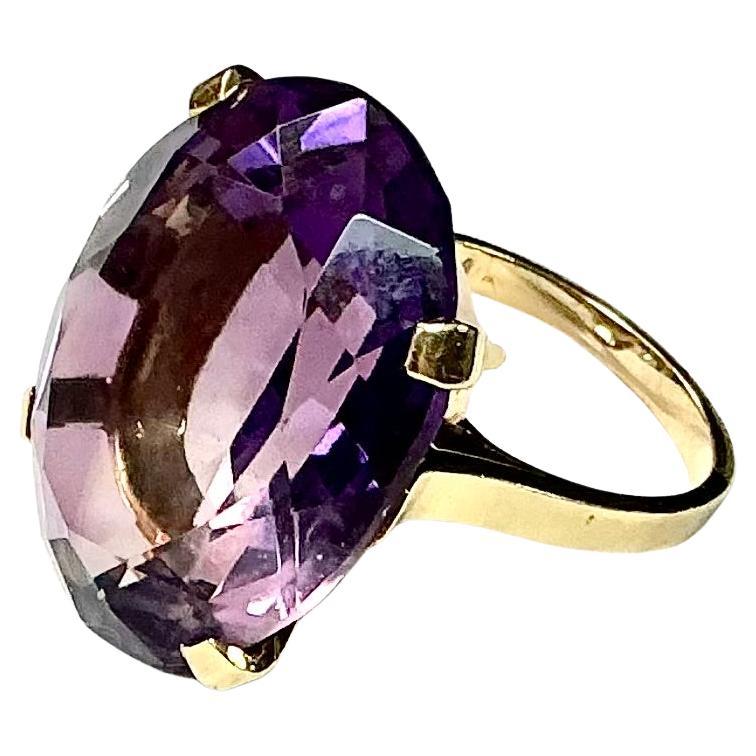 14 Karat Gelbgold Ovaler Amethyst-Ring