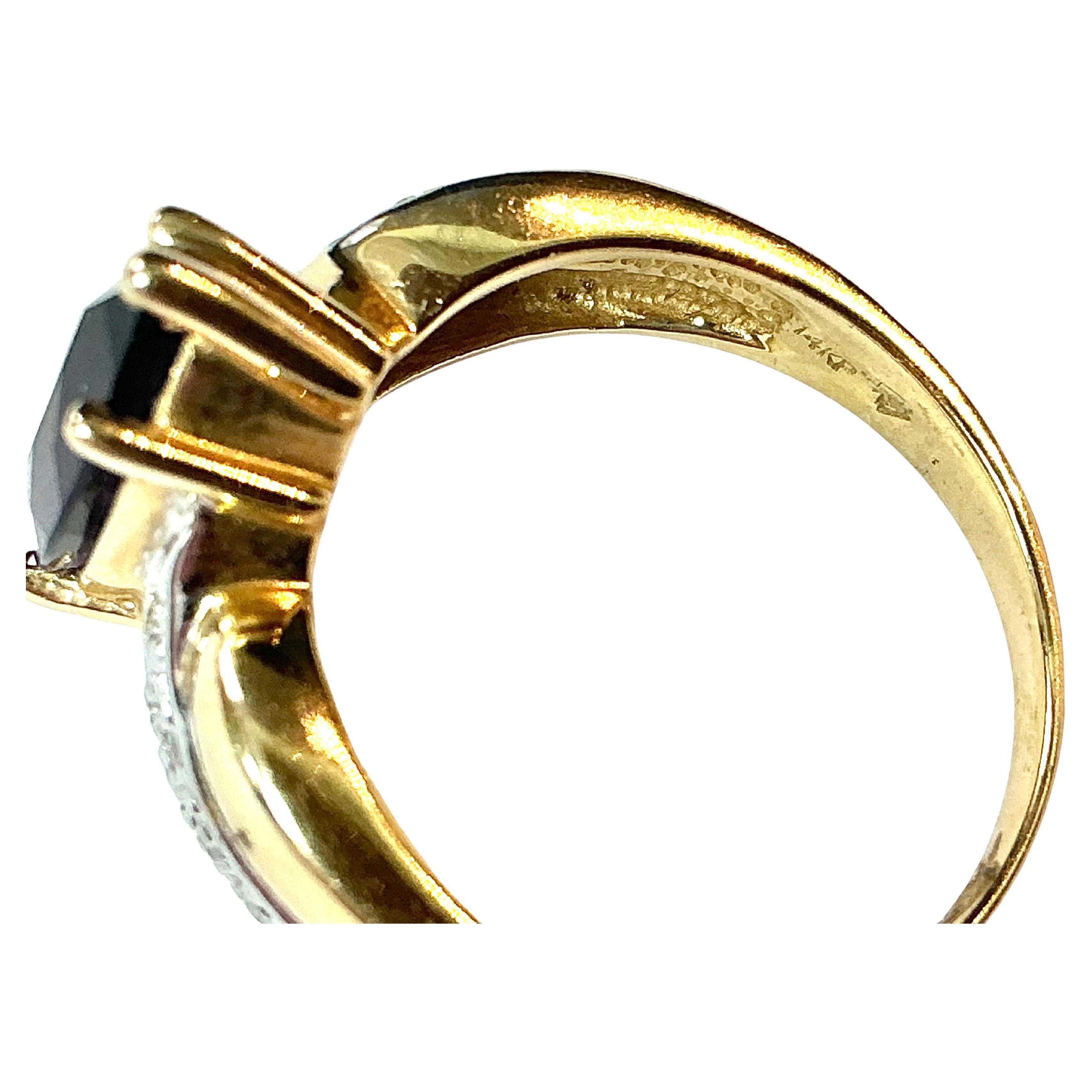 Amethyst and Diamond 14K Yellow Gold Ring In Good Condition For Sale In Bradenton, FL