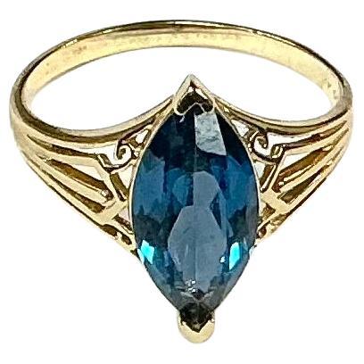 Marquise Blue Topaz 14K Yellow Gold Ring In Excellent Condition For Sale In Bradenton, FL