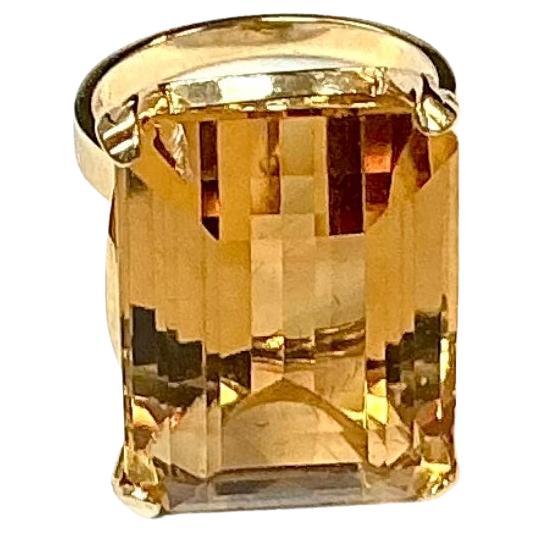 Anillo de oro amarillo de 14 quilates Citrino talla esmeralda de 15 quilates