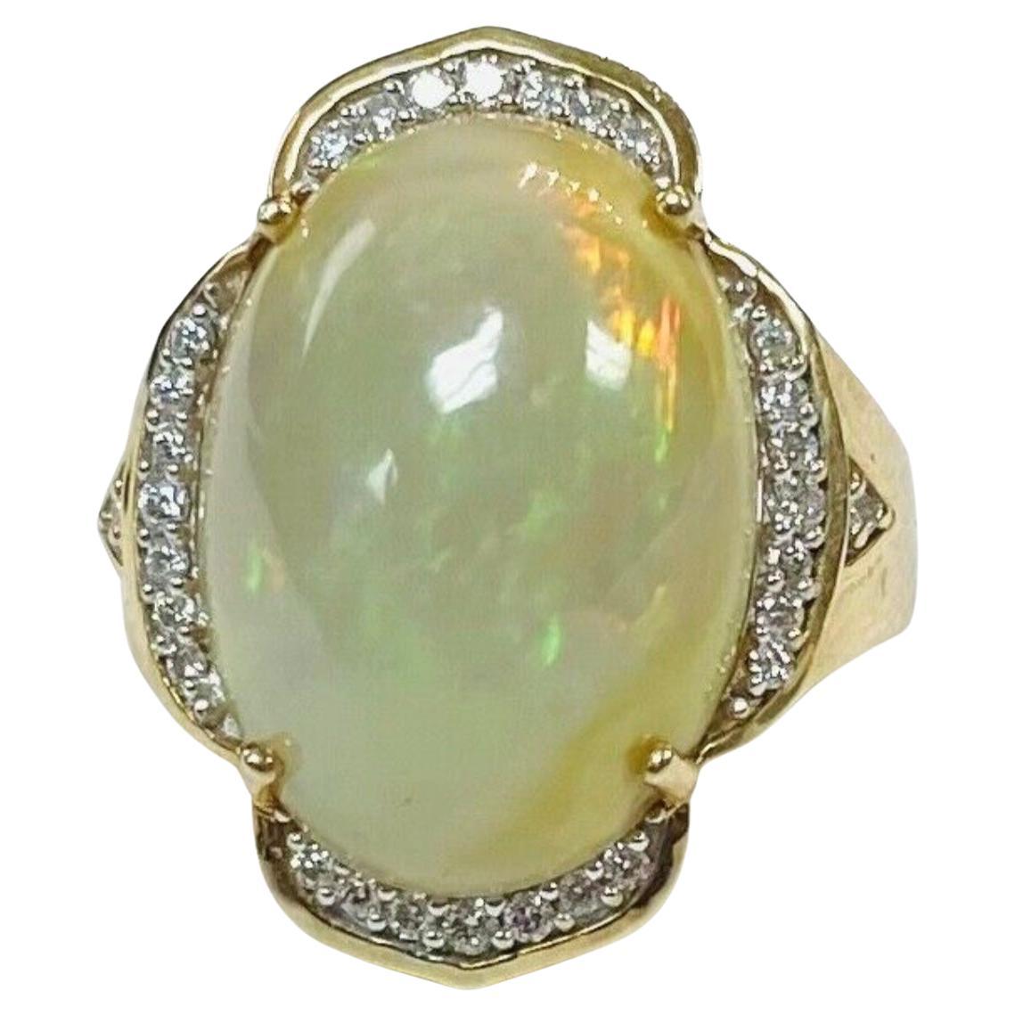 Bague en or jaune 14 carats, opale et diamant en vente 2