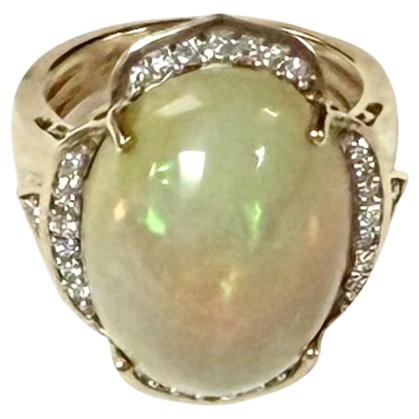 Bague en or jaune 14 carats, opale et diamant Pour femmes en vente