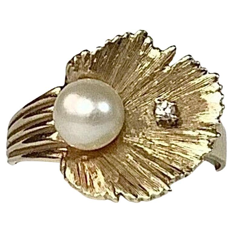 Modern Pearl And Diamond Ring 14K Gold For Sale