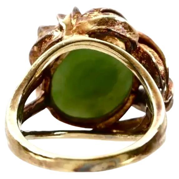 da uomo o donna Anello Floriforme con cabochon di giada e oro 14k in vendita
