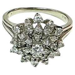 Bague grappe en or blanc 14 carats et diamants, 3 Gross Dwt