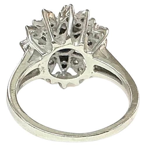 Bague grappe en or blanc 14 carats et diamants, 3 Gross Dwt Excellent état - En vente à Bradenton, FL