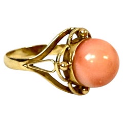 18K Gold Angel Skin Coral Cabochon Cocktail Ring Vintage