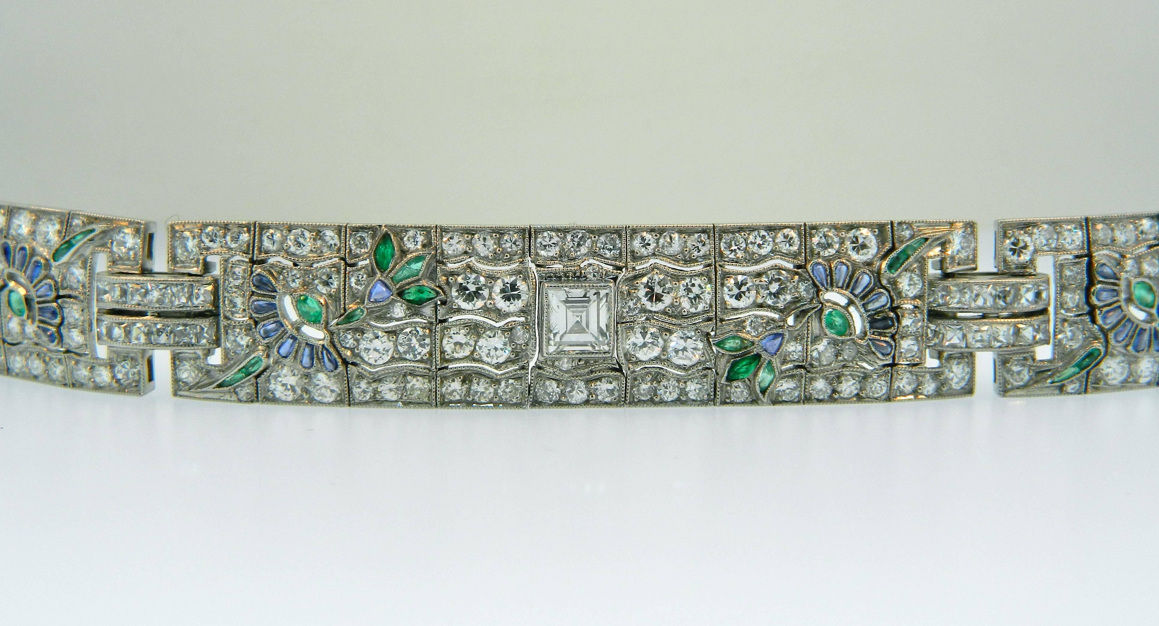 1920s Art Deco  Sapphire Emerald Diamond Platinum Bracelet In Excellent Condition For Sale In Chicago, IL