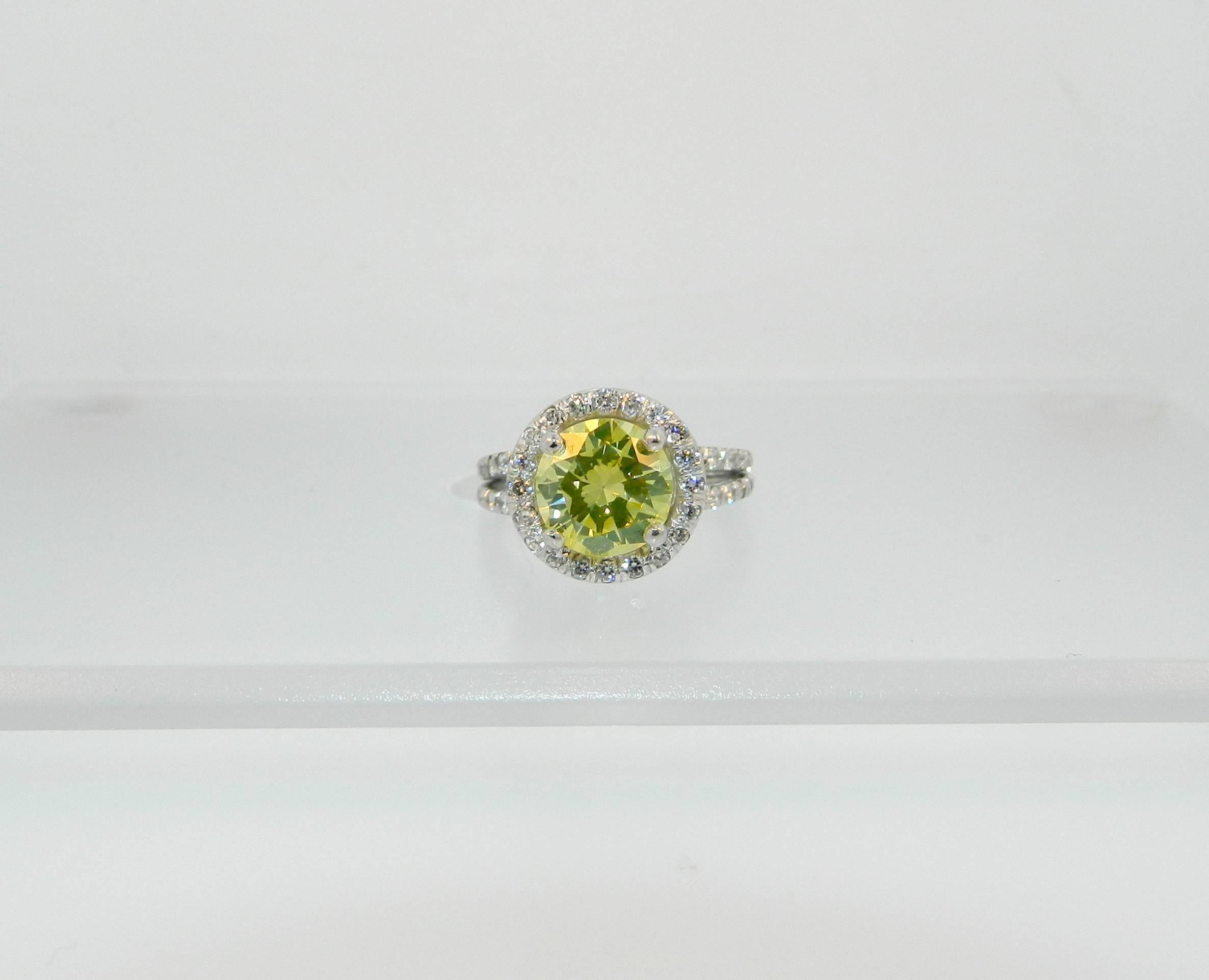 Fancy Intense Greenish Yellow Diamond Platinum Ring In New Condition In Chicago, IL