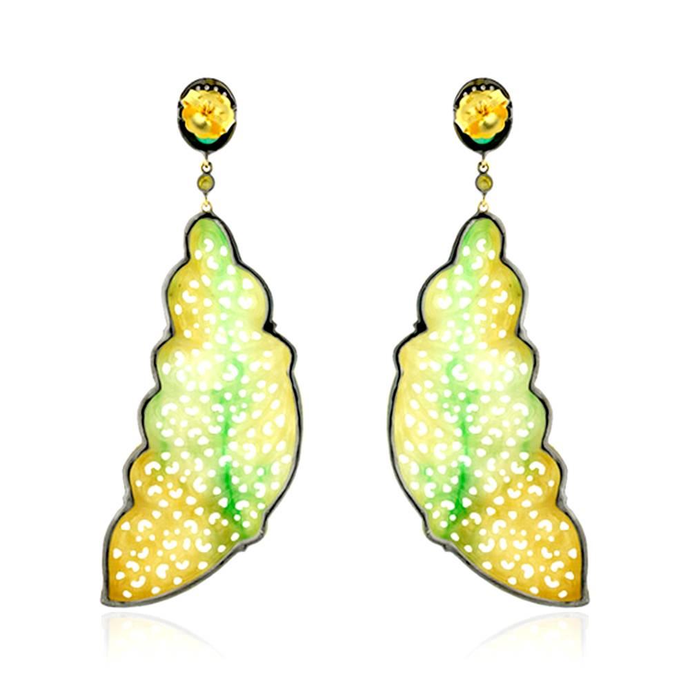 Federförmige Ohrringe aus Jade, Smaragd und Diamant in Gold (Smaragdschliff) im Angebot