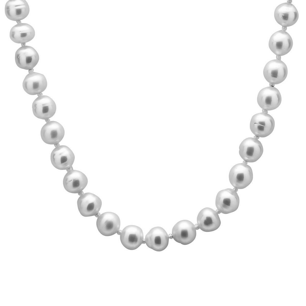 Wrap around this long gorgeous South Sea Pearl Necklace. The pearls are 12mm in size.

South Sea Pearls:876.9cts

