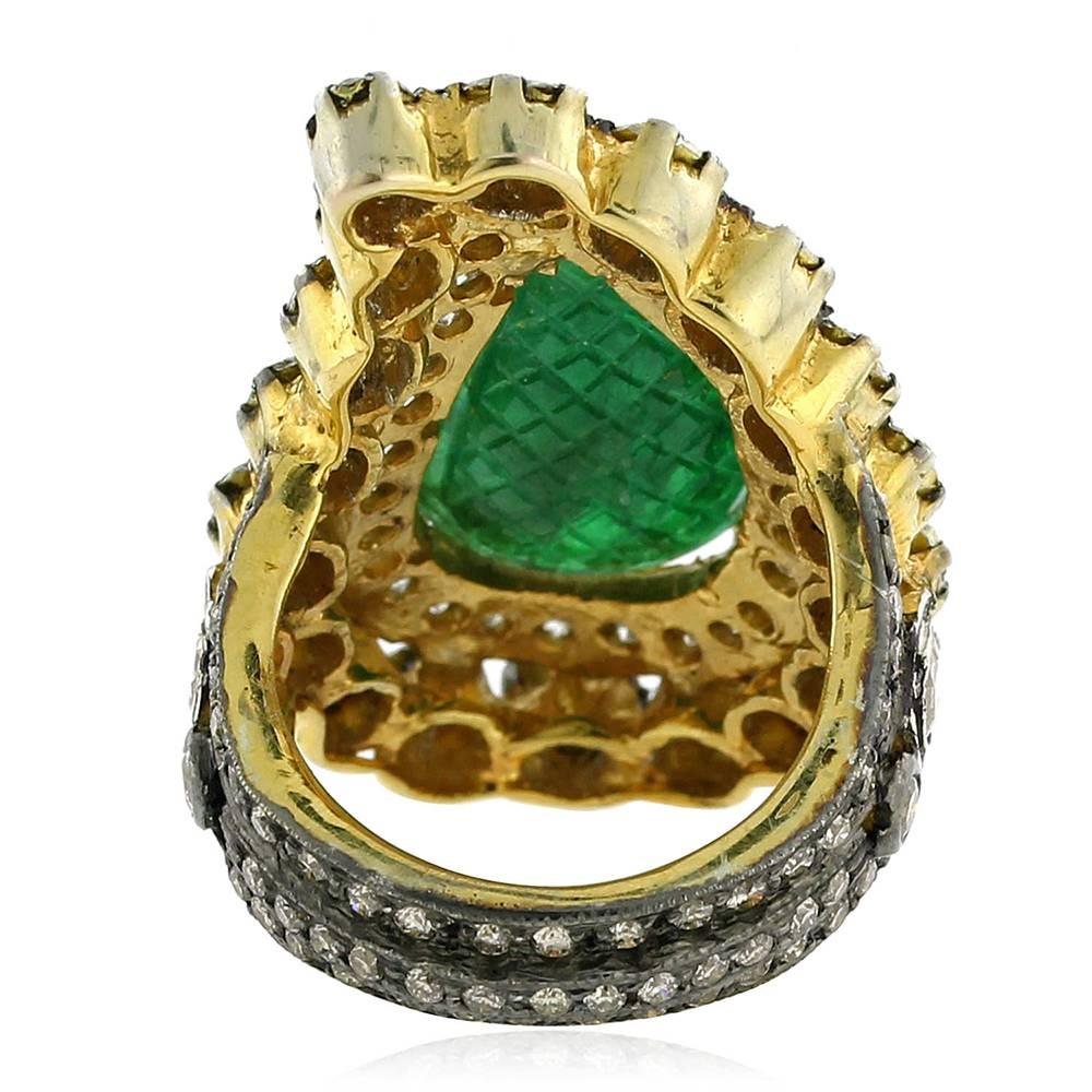 Victorian Paisley Shaped Carved Emerald Diamond Gold Ring For Sale