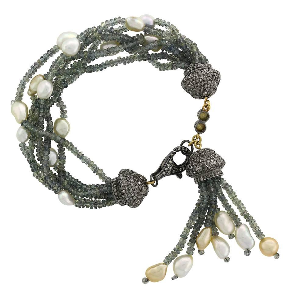 Ravissant bracelet en or 18 carats orné de perles et de saphirs avec diamants en vente