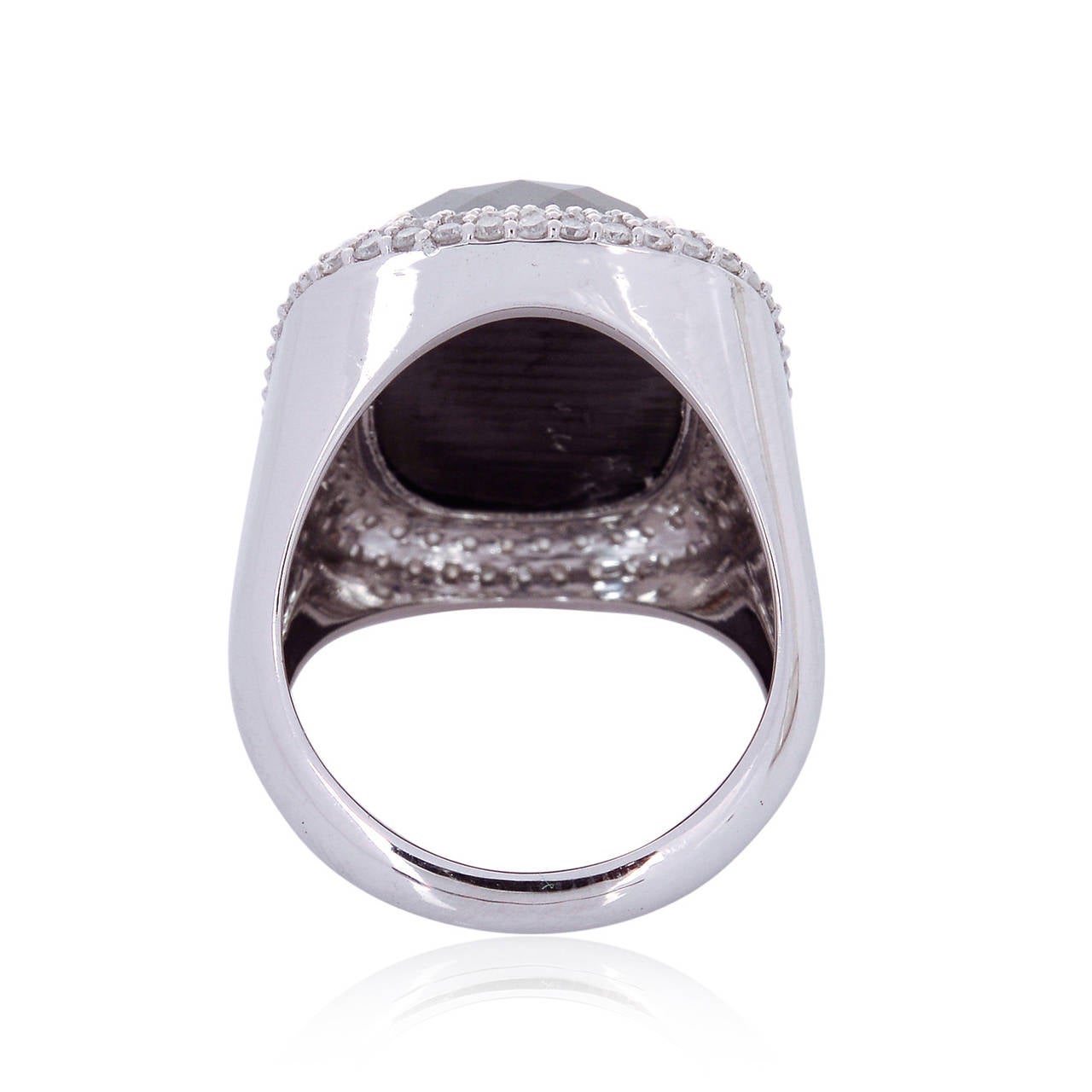 Gorgeous Black and White Diamond Gold Ring In New Condition In New York, NY