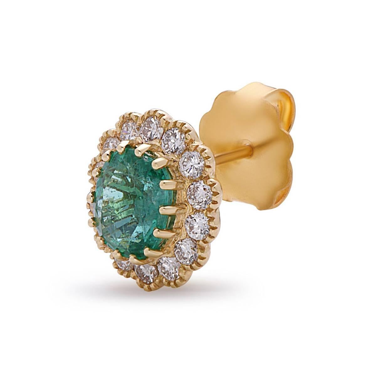 This floral Diamond and Emerald stud Earring is an evergreen jewel to own set in 18k Yellow Gold.

Closure: Push Post
18kt:4.17g
Diamond: 1.20 cts H color VVS
Zambian Emerald:2.78ct                                                               