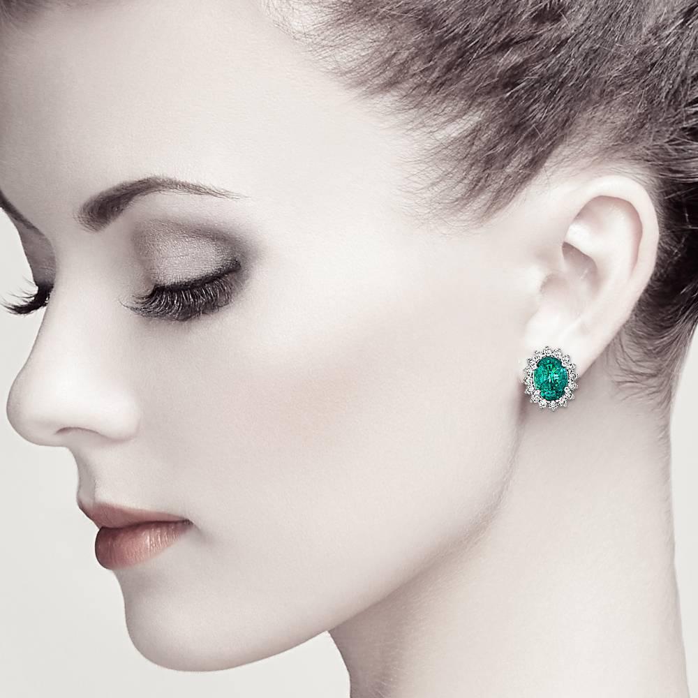 Women's Stunning Oval Emerald Round Diamond Gold Stud Earrings