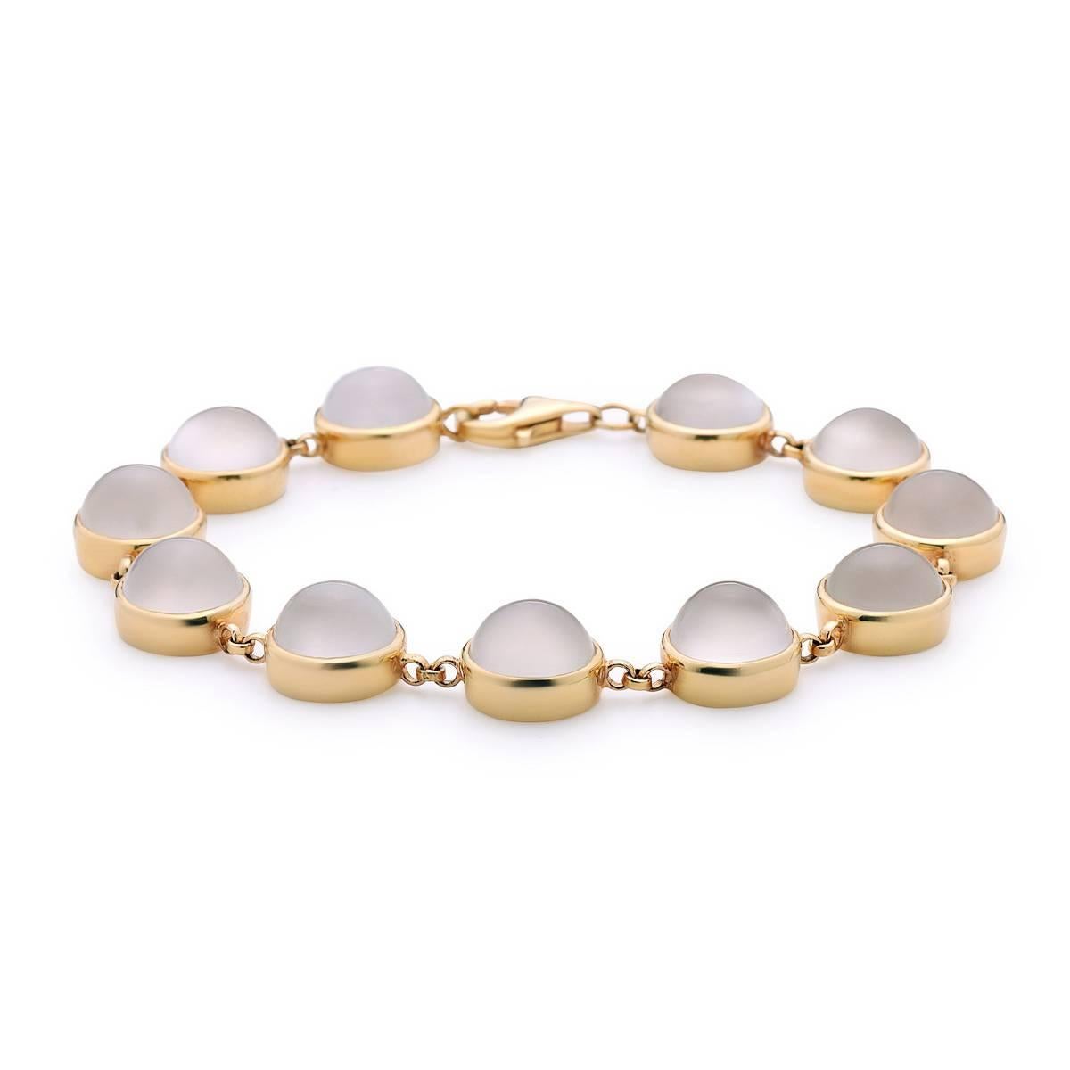 Modern Luxurious Looking Moonstone Gold Bracelet  