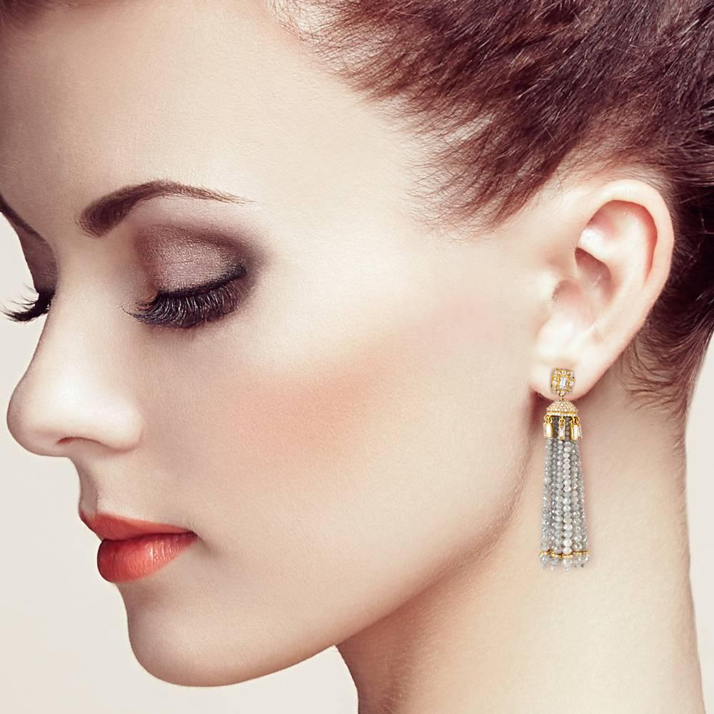 Contemporary Exquisite Ice Diamond Gold Tassel Earring