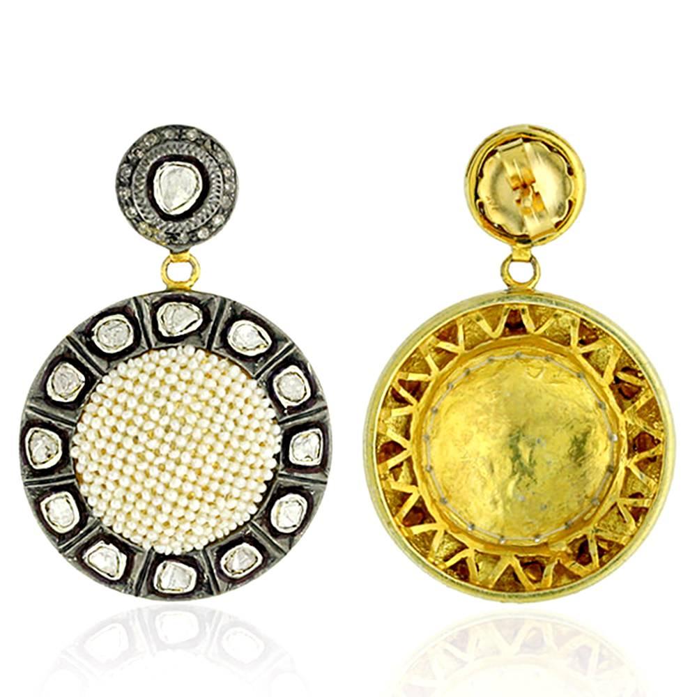 Vittoriano Orecchino rotondo con diamanti e perle di seme in oro e argento 14k in vendita