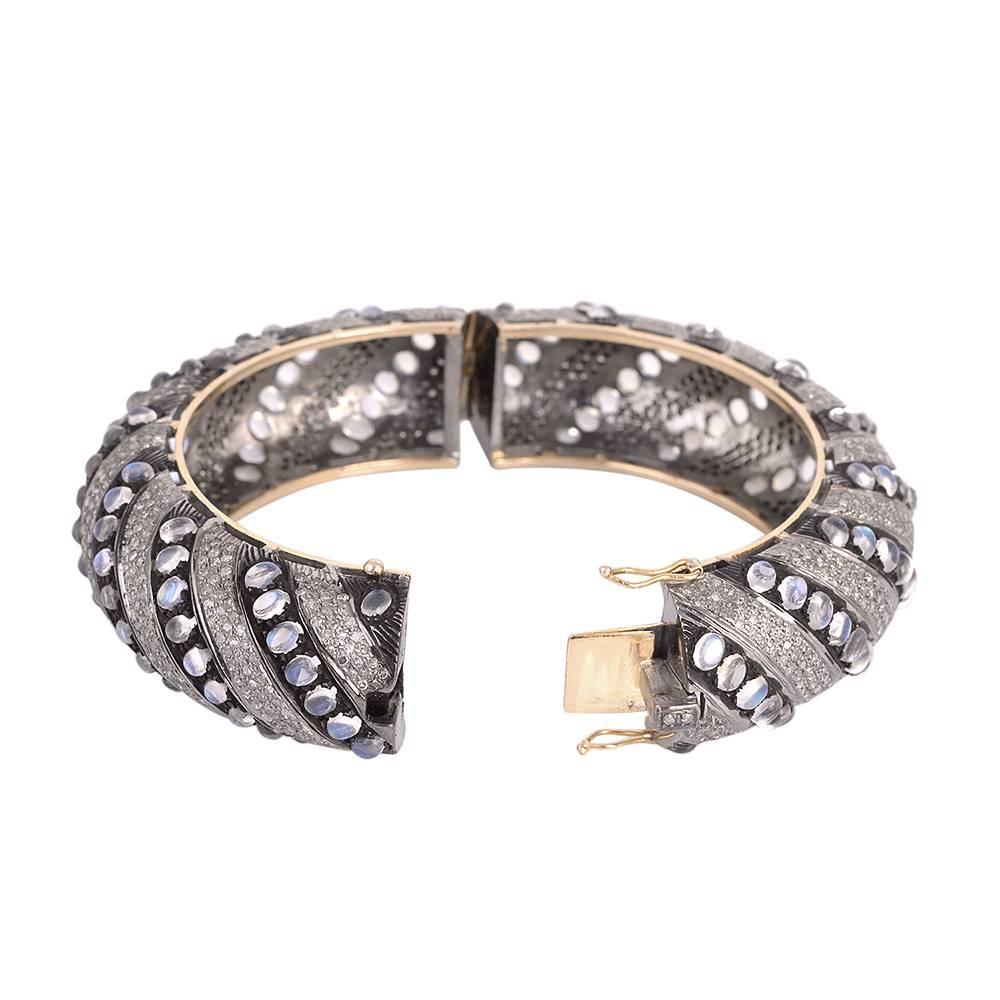 Taglio misto Bracciale con pietra di luna e diamanti in pavé in oro e argento 14k in vendita