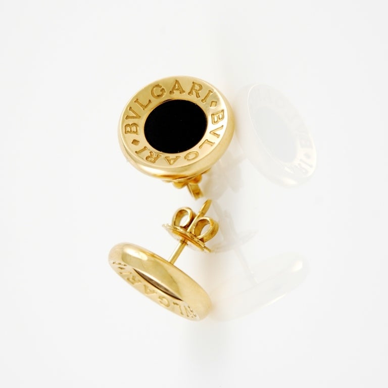 Bulgari stud earrings from the collection BVLGARI-BVLGARI in 18kt yellow gold and black onyx 0.50