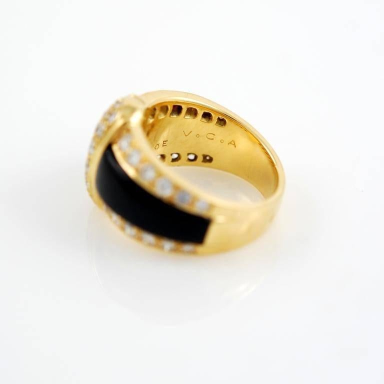 Van Cleef & Arpels Onyx Diamond Gold Band Ring In Good Condition For Sale In Verona, IT