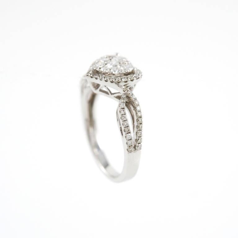 White Gold and Diamond Heart Ring In Excellent Condition In Verona, IT