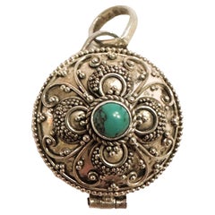 Pastillero vintage de plata de ley 925 y turquesa con collar de cadena