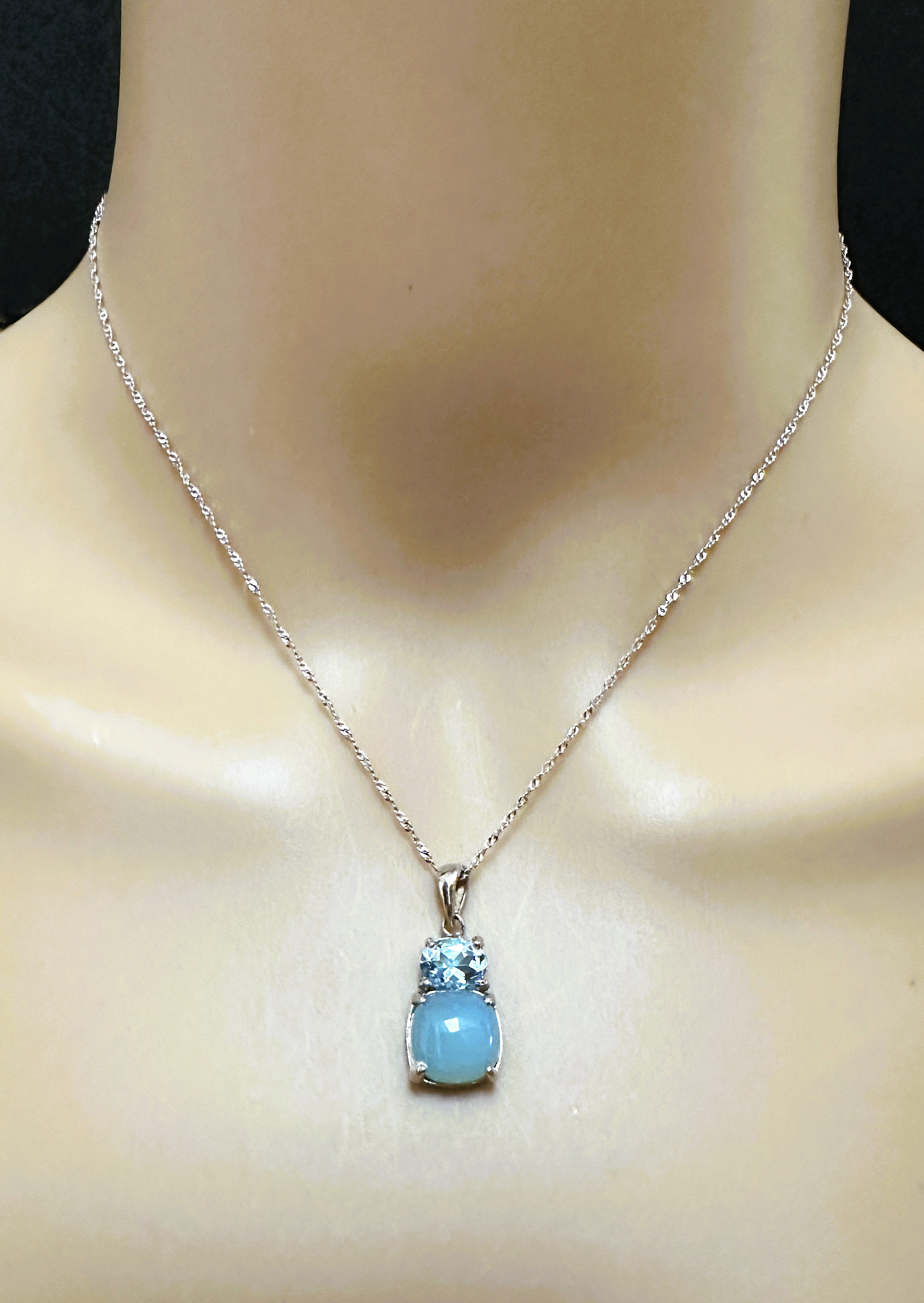 Neu 4 Karat Blauer Chalcedon Cabochon & Schweizer Topas Sterling Anhänger Halskette