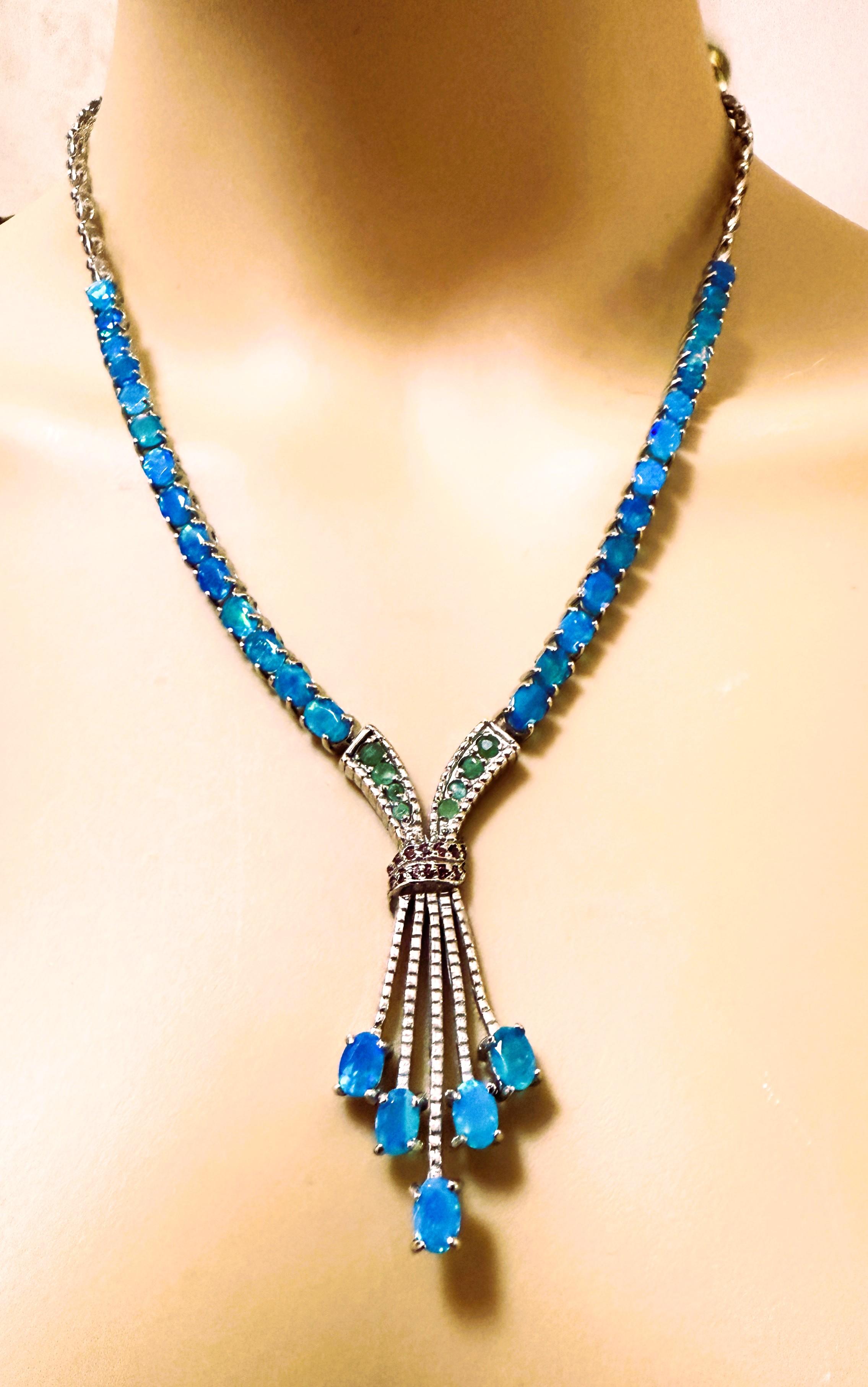Neu 14,2 Karat Blauer Opal & Diamantschliff Smaragd & Granat Sterling Halskette (Ovalschliff) im Angebot