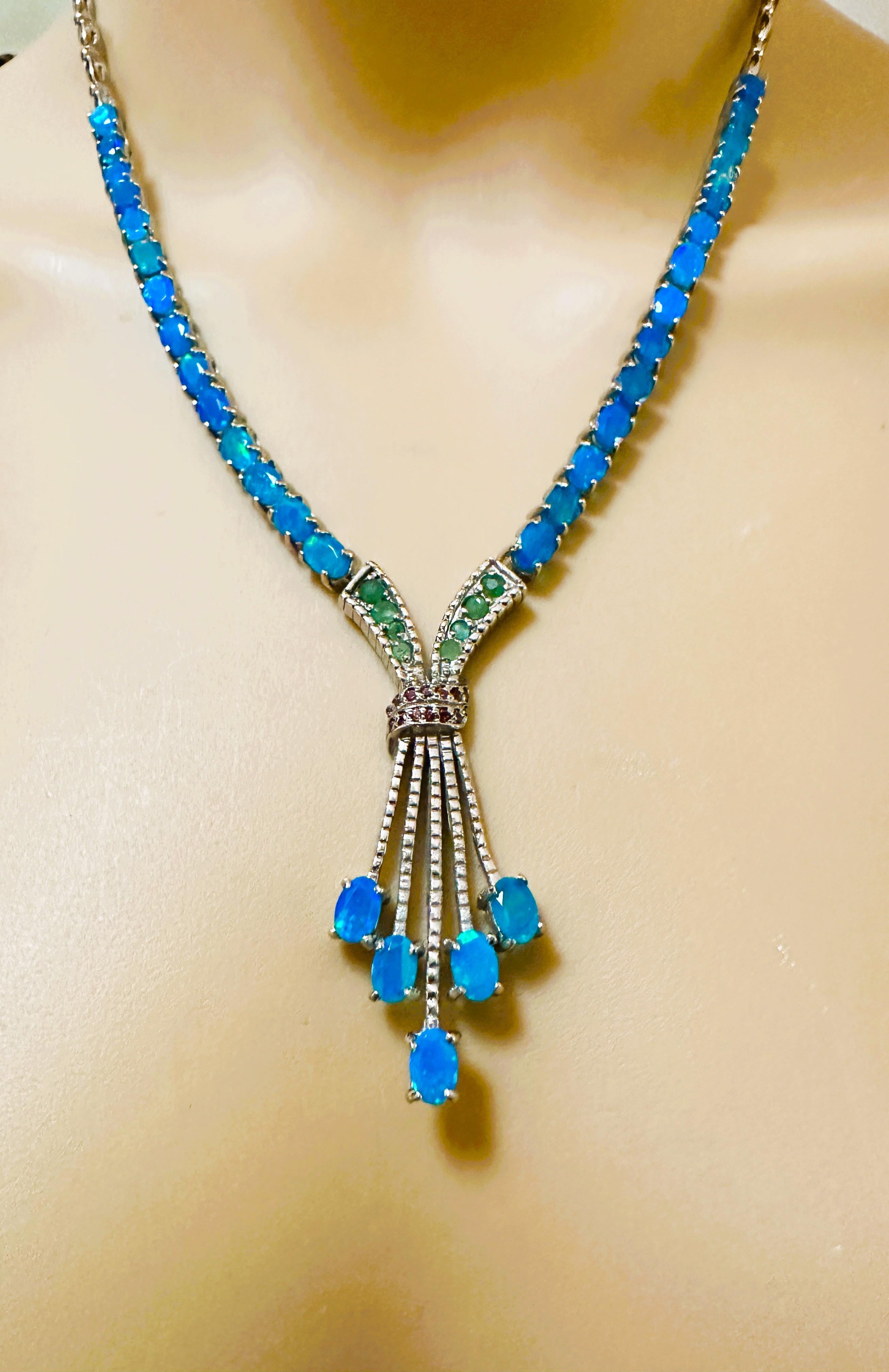 Neu 14,2 Karat Blauer Opal & Diamantschliff Smaragd & Granat Sterling Halskette im Angebot 2