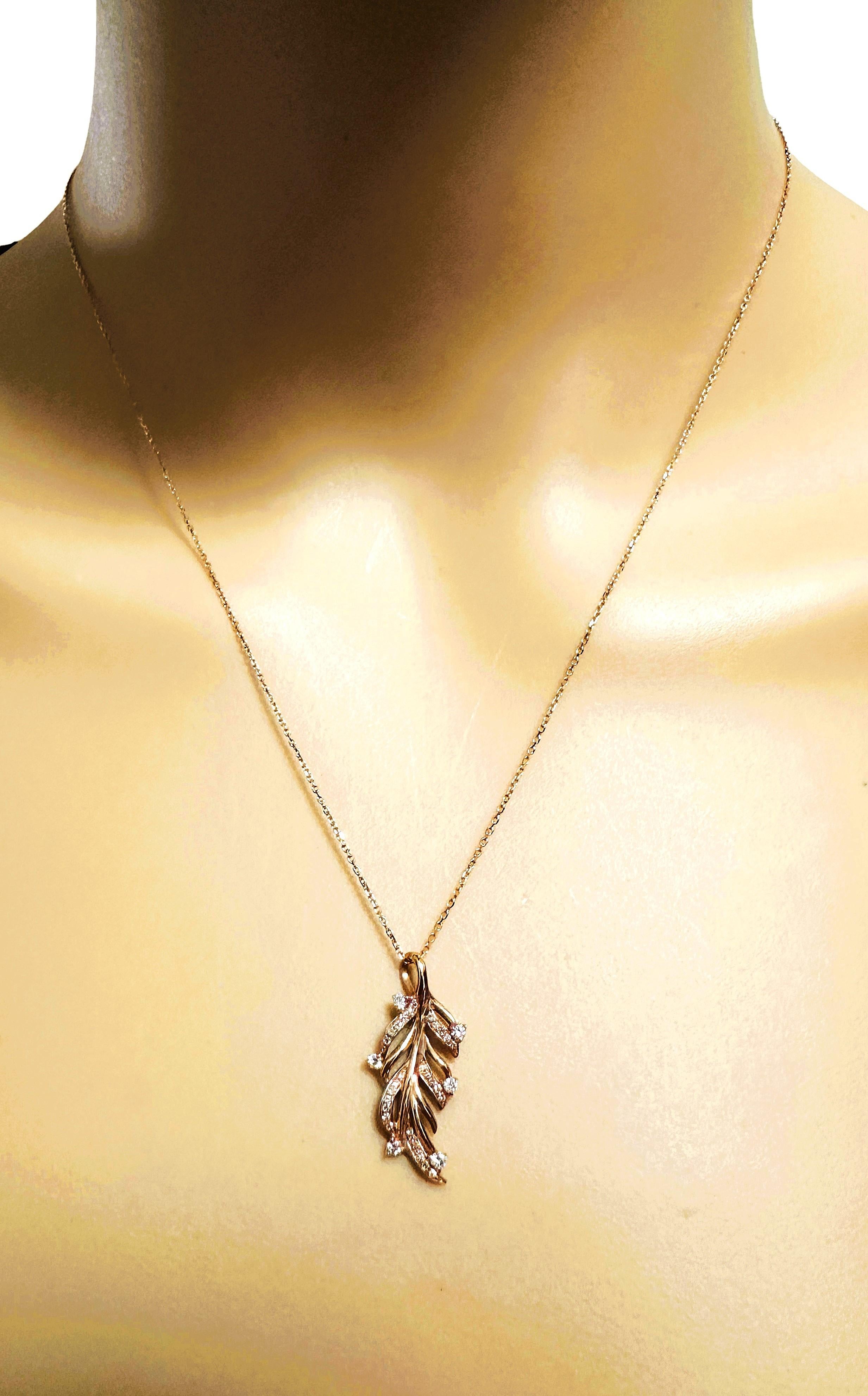 Taglio brillante Collana in oro rosa 14k con diamanti da 0,22 carati, lunga 18 pollici e timbrata in vendita