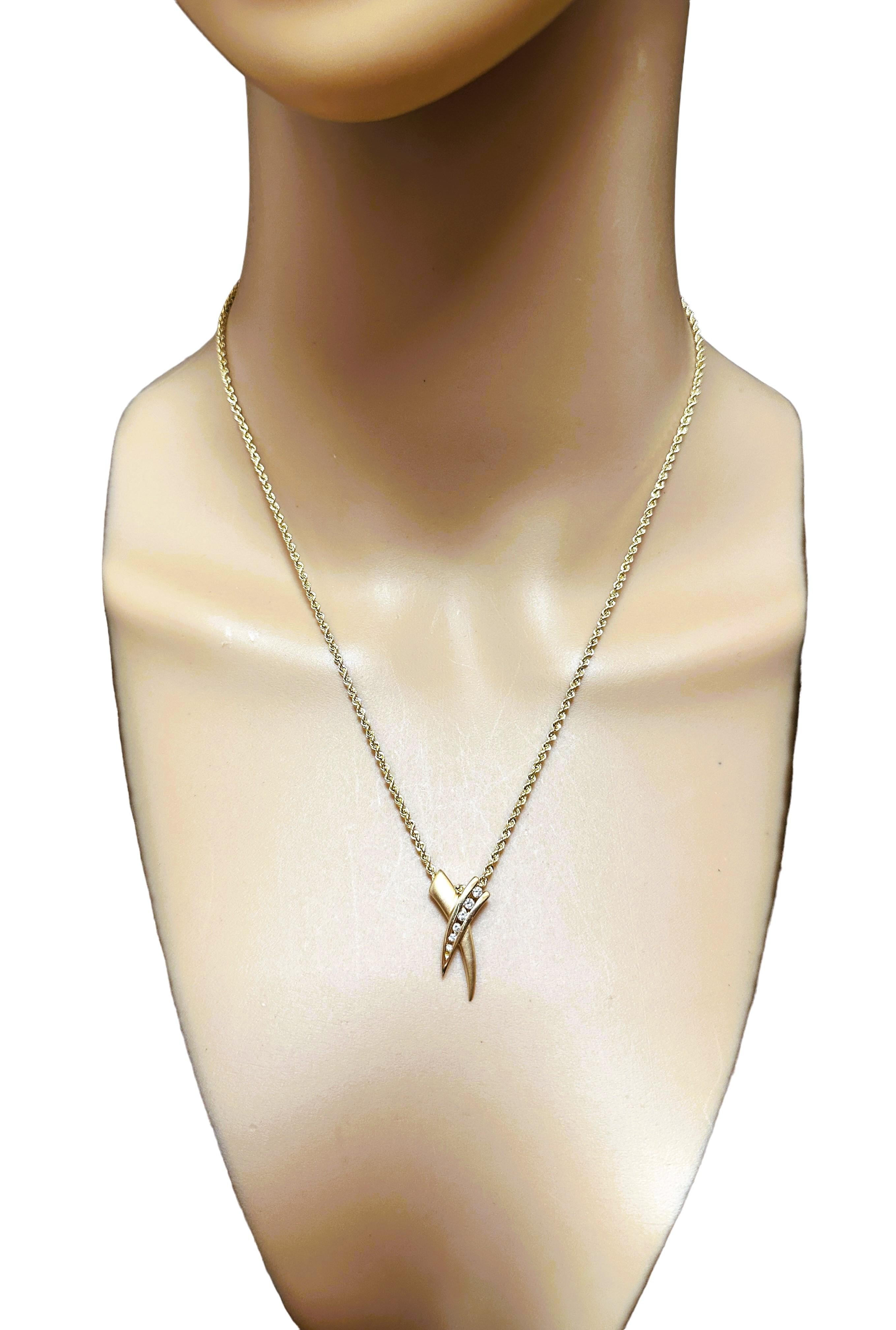 Taglio brillante Ciondolo d'amore a scorrimento con diamante in oro giallo 14k da 0,16 carati e catena in oro 14k da 18
