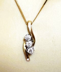 Collana con ciondolo Journey in oro 14K da 0,55 carati e 3 pietre di diamante da 18 pollici
