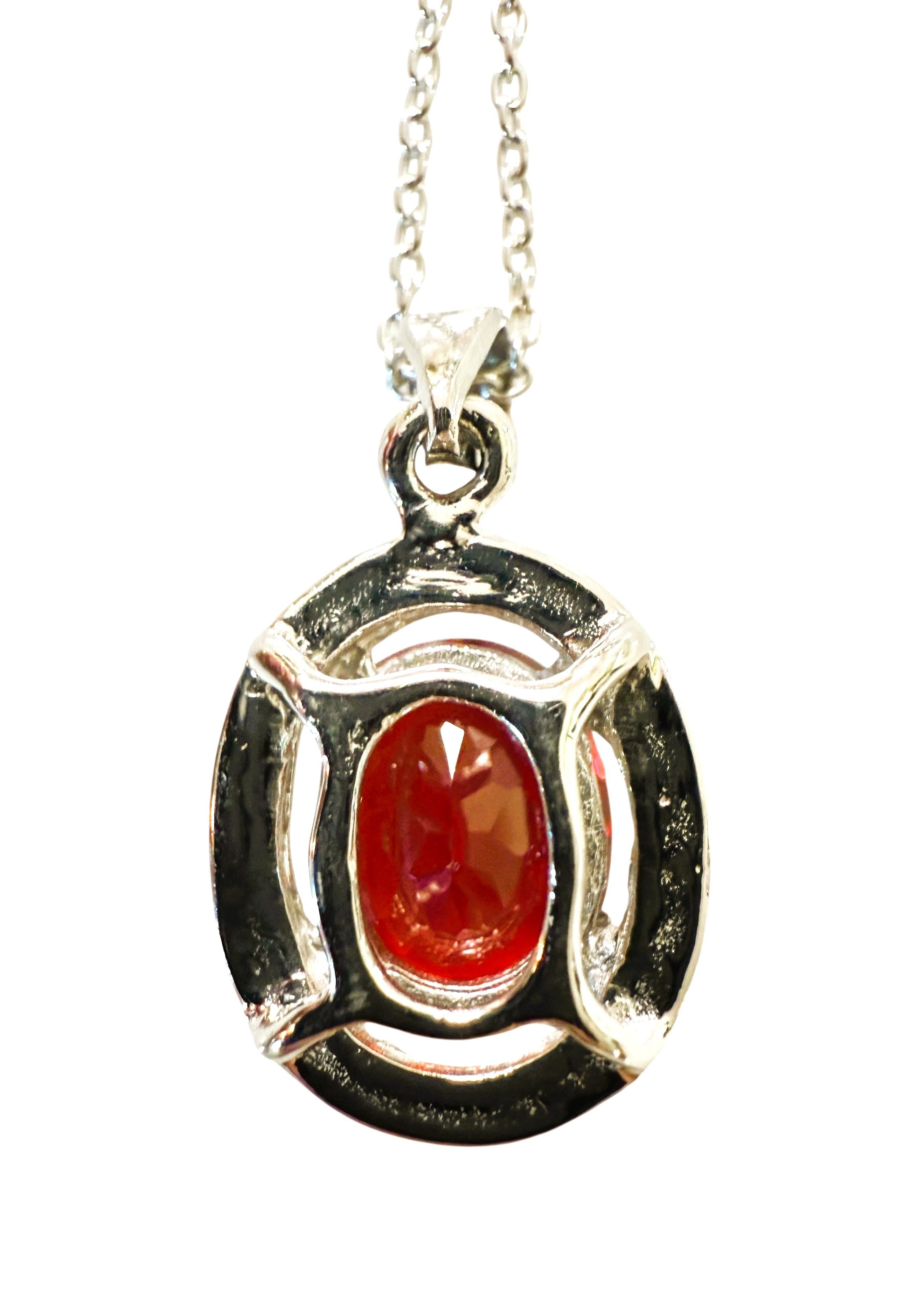 Art Déco Nuova collana in argento con zaffiro rosso del tramonto da 3,95 carati e zaffiro tagliato a diamante in vendita