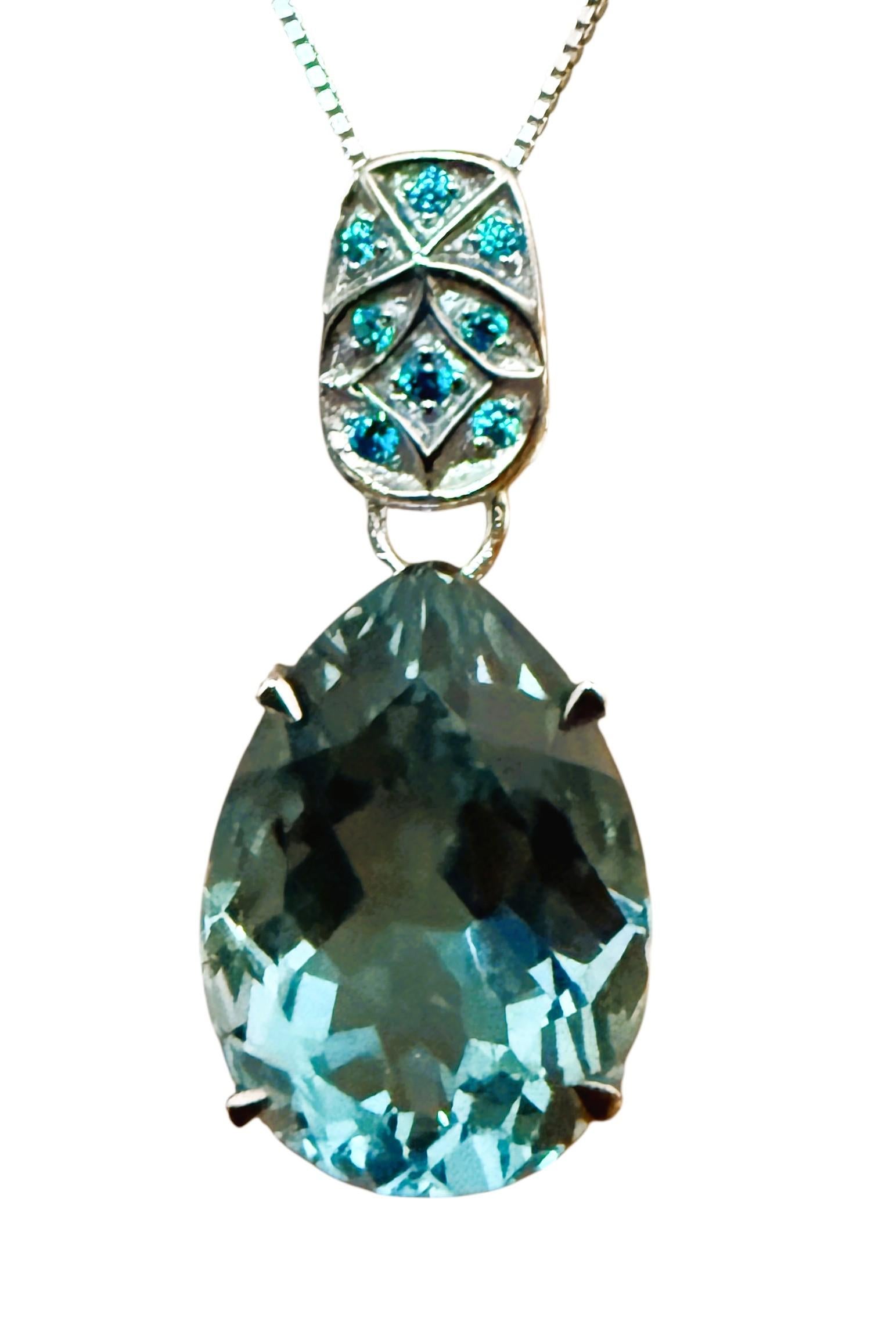 Art déco Collier pendentif en argent sterling, aigue-marine de 9.20 carats et saphir taille diamant en vente