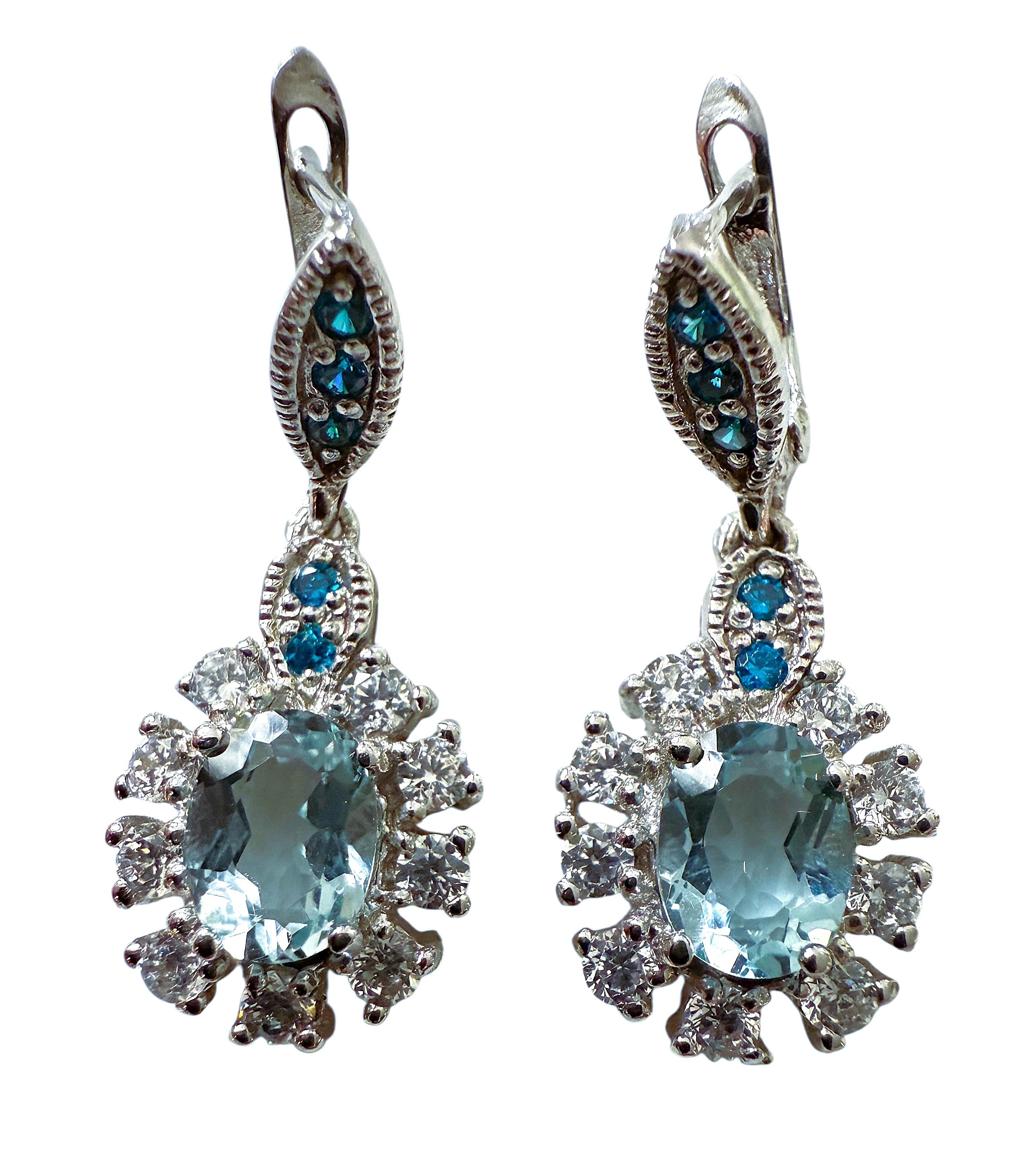 Neu 2,40 Karat Aquamarin & Diamantschliff Neon Blauer Saphir Ohrringe (Art déco)