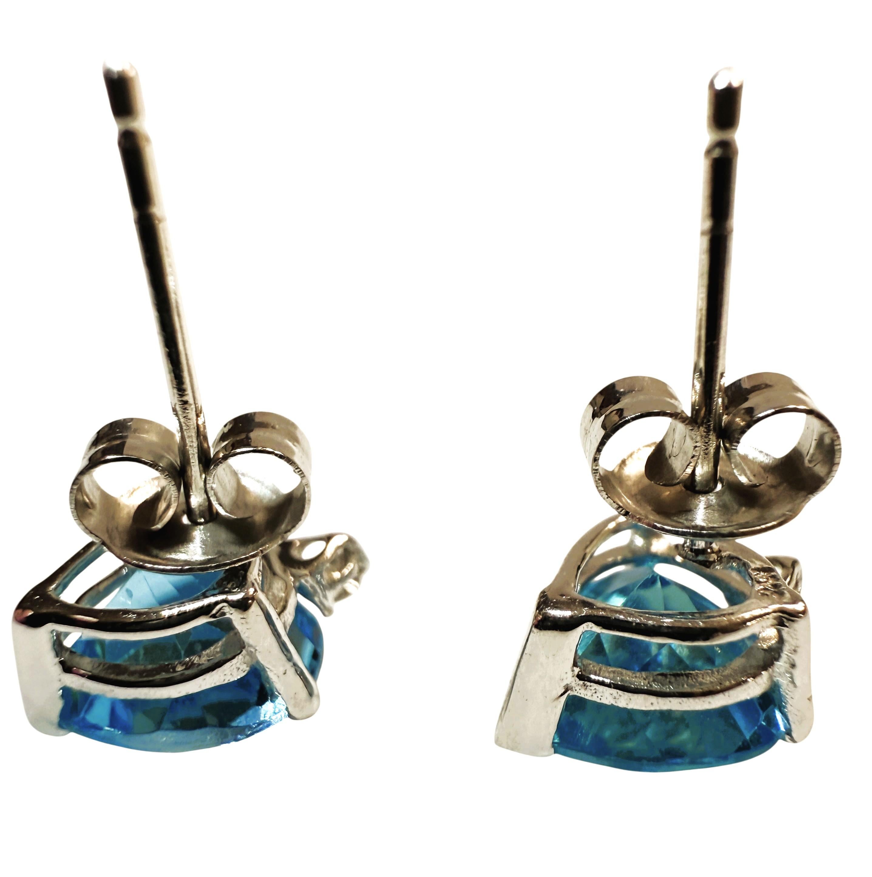 Art déco Boucles d'oreilles en or blanc 14k avec topaze bleue et diamant de 2,20 carats en vente