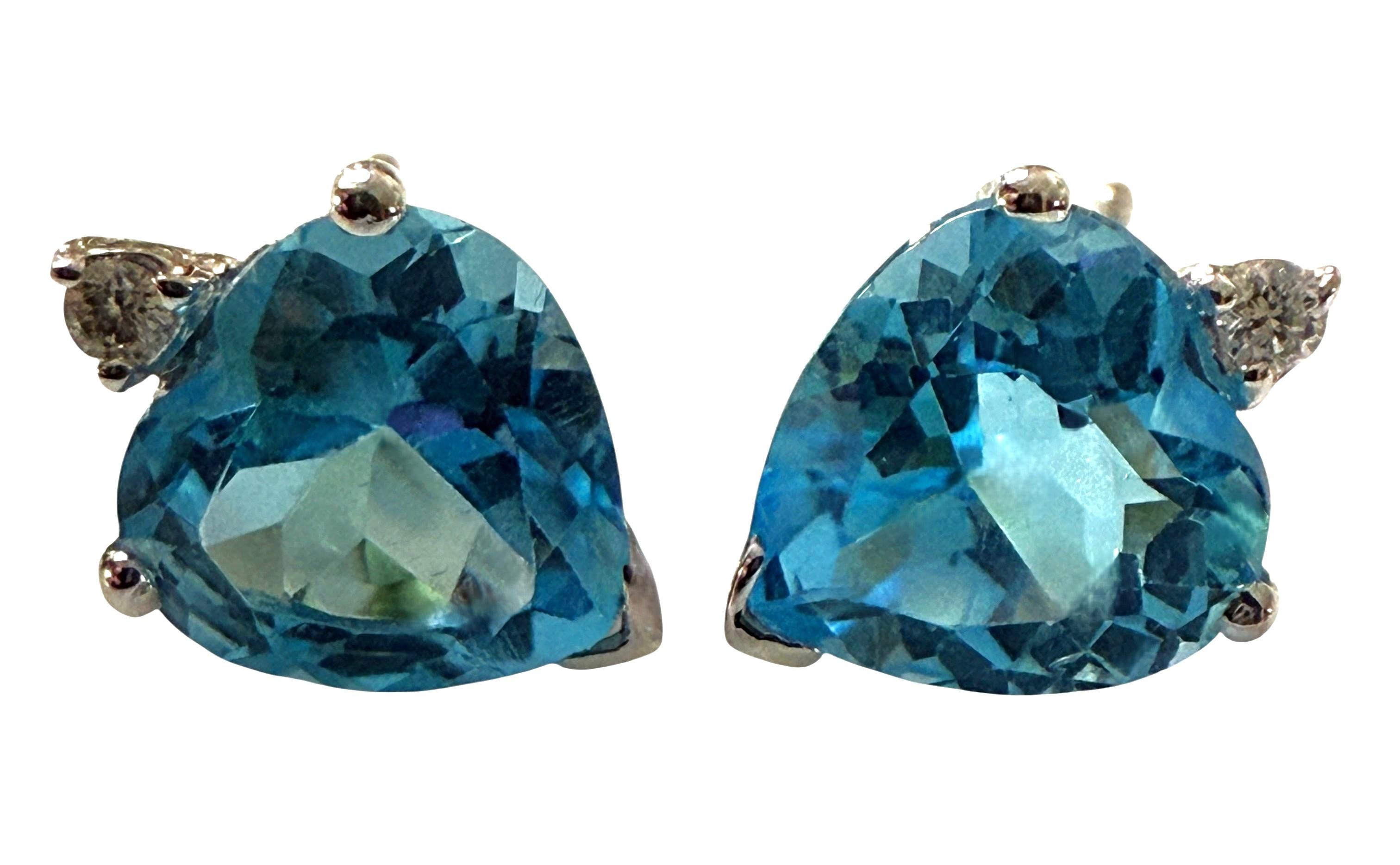 Boucles d'oreilles en or blanc 14k avec topaze bleue et diamant de 2,20 carats Pour femmes en vente